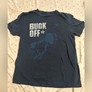 Size medium in women’s. Rodeo shirt.